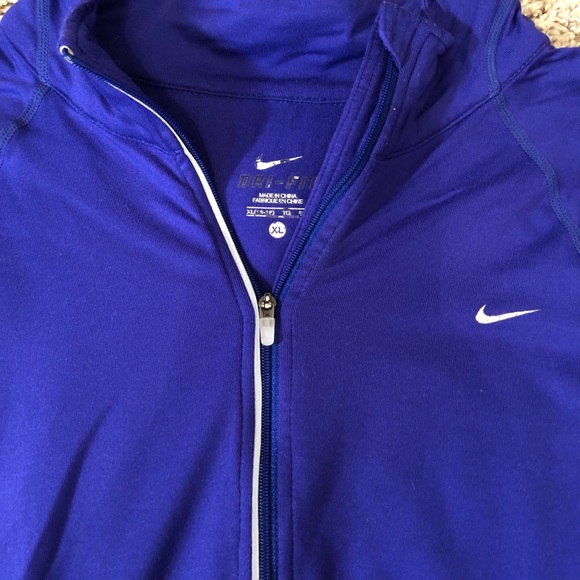Nike Quarter Zip - Picture 2 of 2